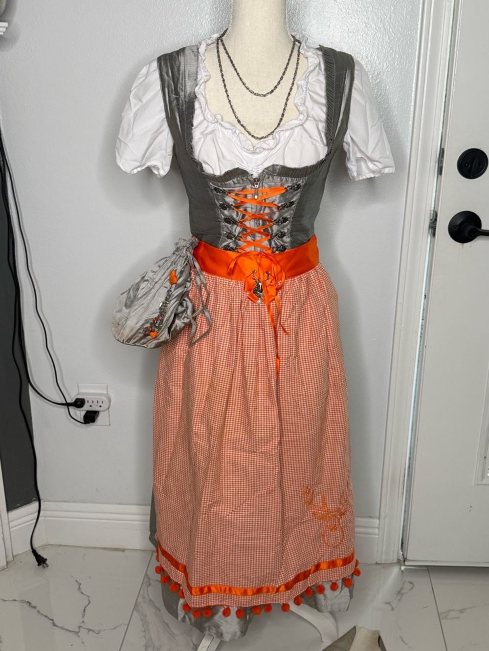 Authentic Streindl Dirndl Silk Dress set Oktoberfest Size 36 w/April & Blouse +